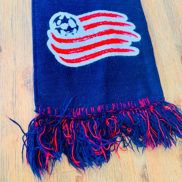 Revolution soccer knit Graphic Scarf - Picture 6 of 8